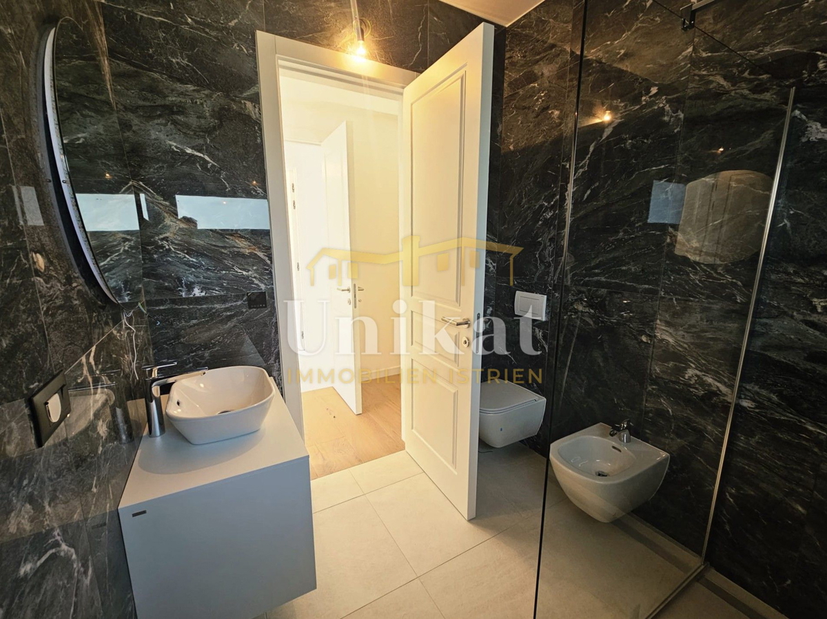 Moderna novogradnja z bazenom blizu Poreča